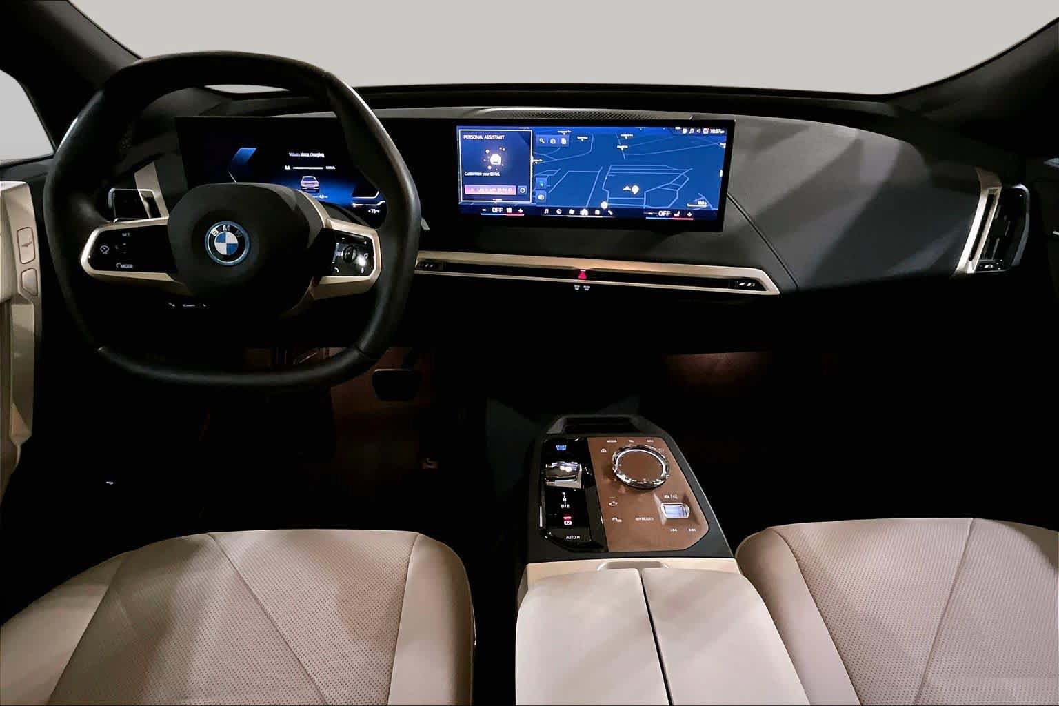 Used 2025 BMW iX xDrive50 w/ Premium Package AWD/4WD image 15