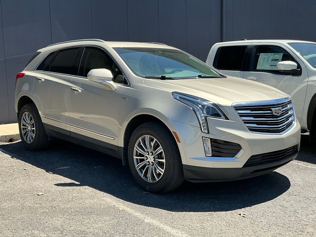 Used 2017 Cadillac XT5 Luxury w/ Driver Awareness Package FWD image 1