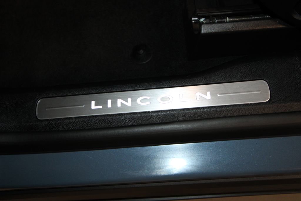 Used 2024 Lincoln Corsair Grand Touring w/ Equipment Group 301A image 7