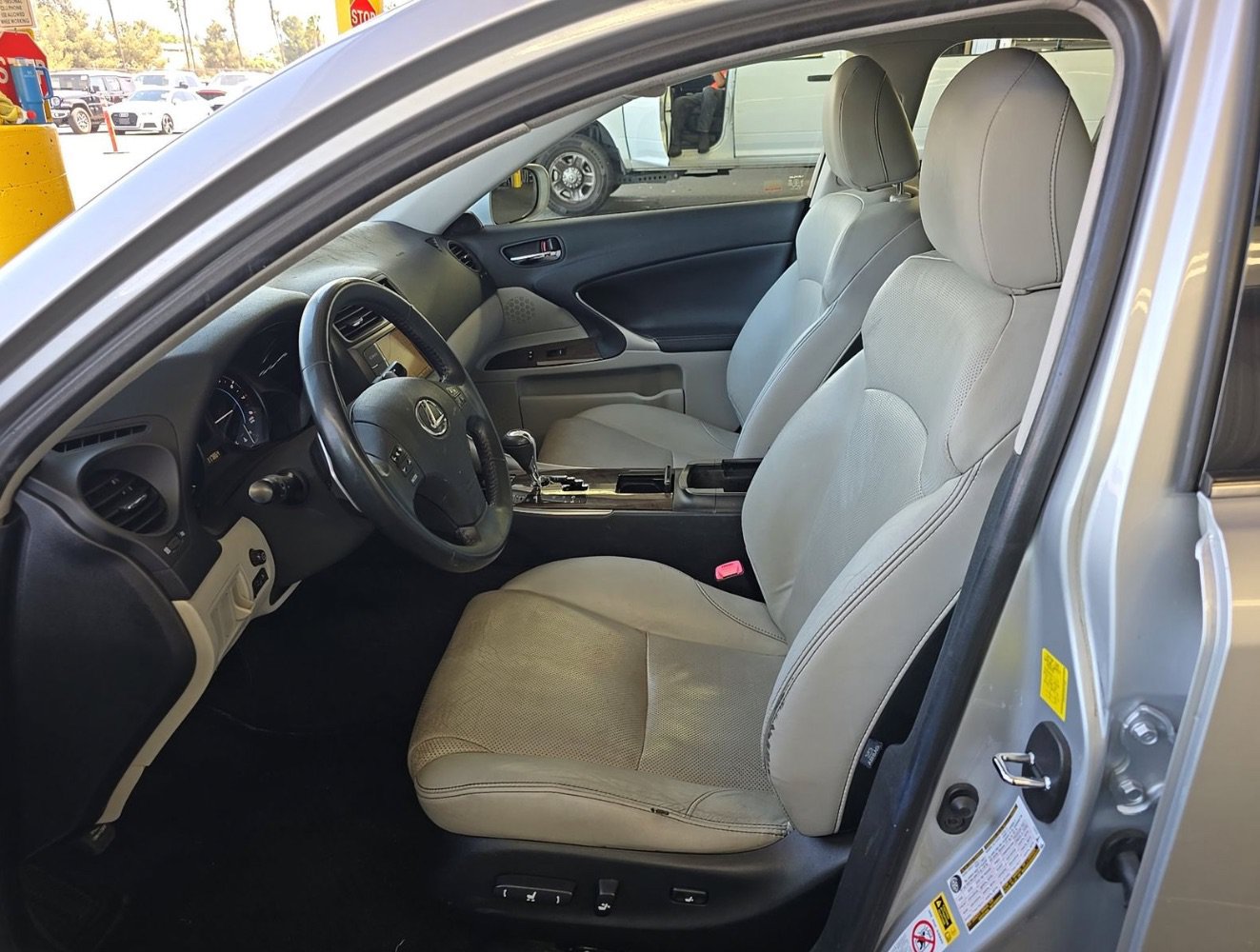 Used 2010 Lexus IS 250 w/ Premium Pkg Value Edition RWD image 7