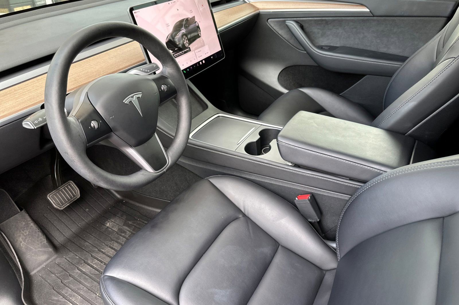 Used 2024 Tesla Model Y Long Range image 10