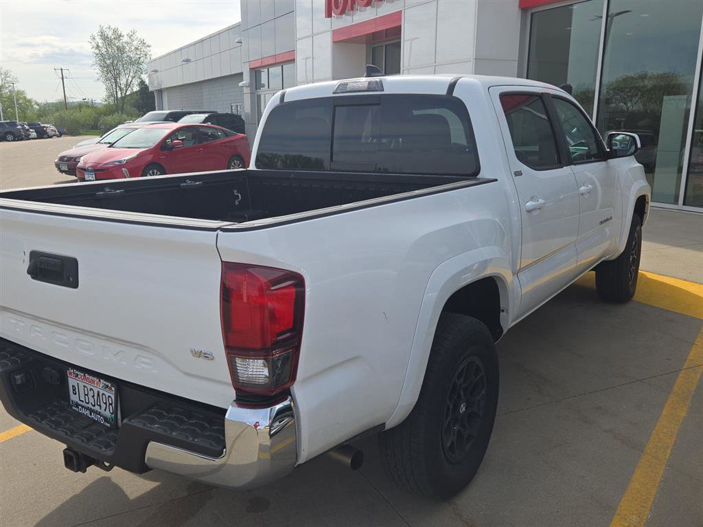 Used 2020 Toyota Tacoma SR5 AWD/4WD image 11