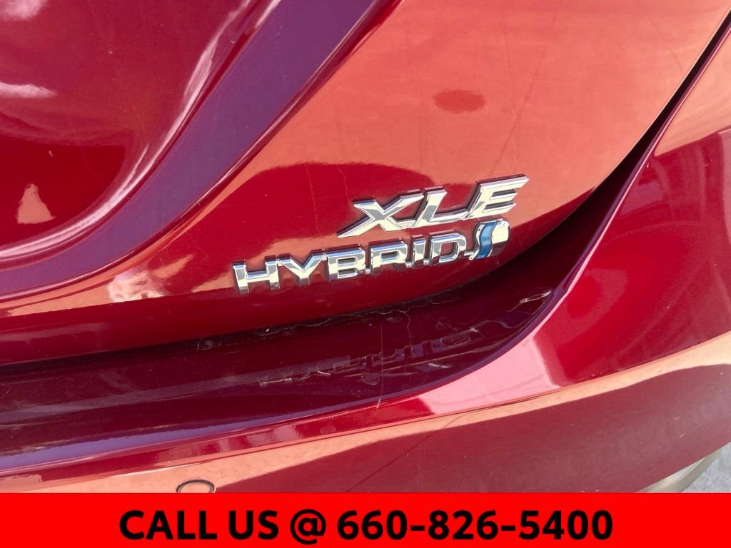 Used 2018 Toyota Camry XLE w/ Audio Package FWD image 9