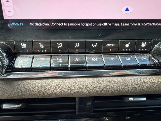 Used 2023 GMC Canyon Denali image 25