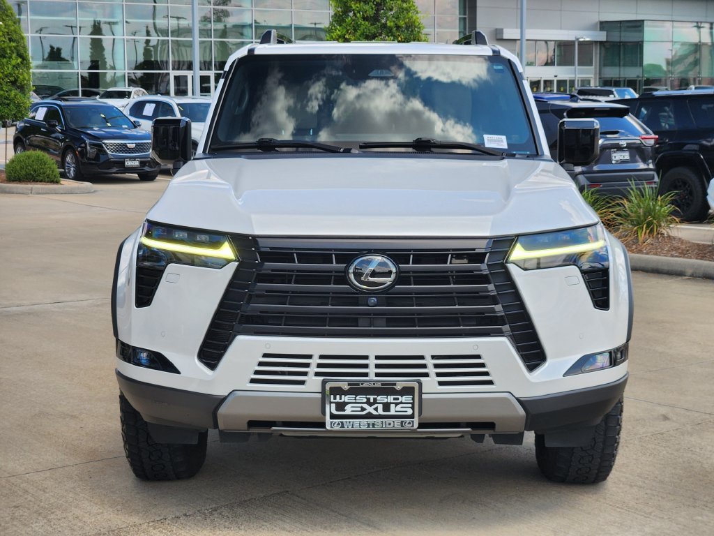 Used 2024 Lexus GX 550 AWD/4WD image 2