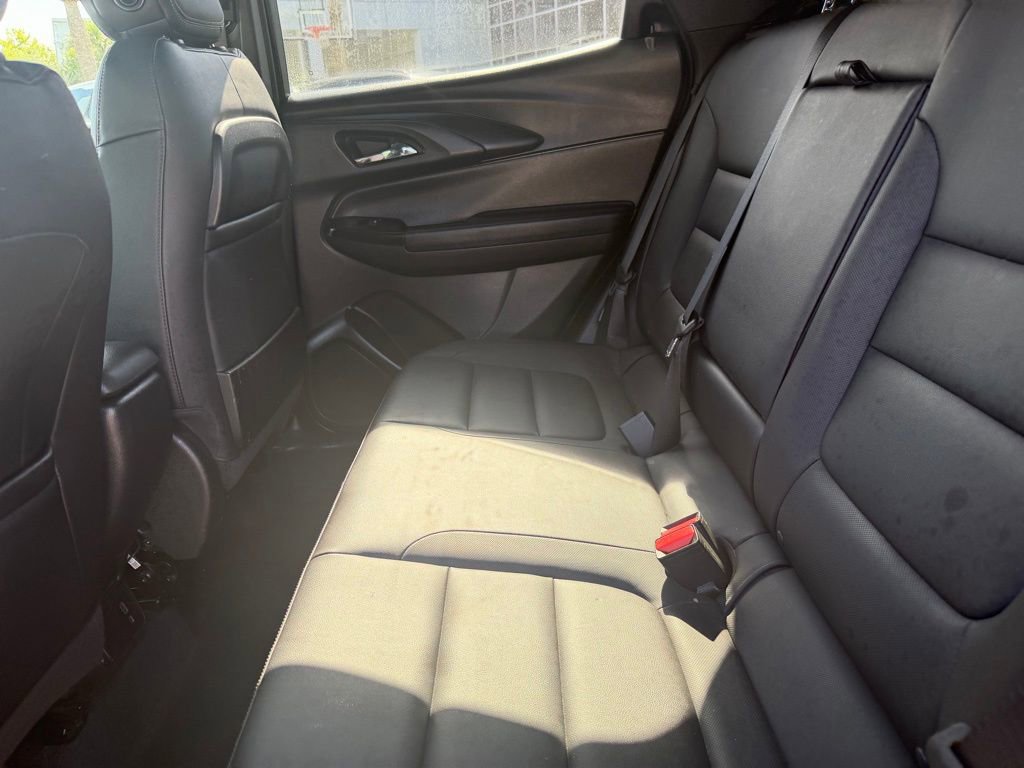Used 2022 Chevrolet TrailBlazer ACTIV w/ Sun and Liftgate Package FWD image 9