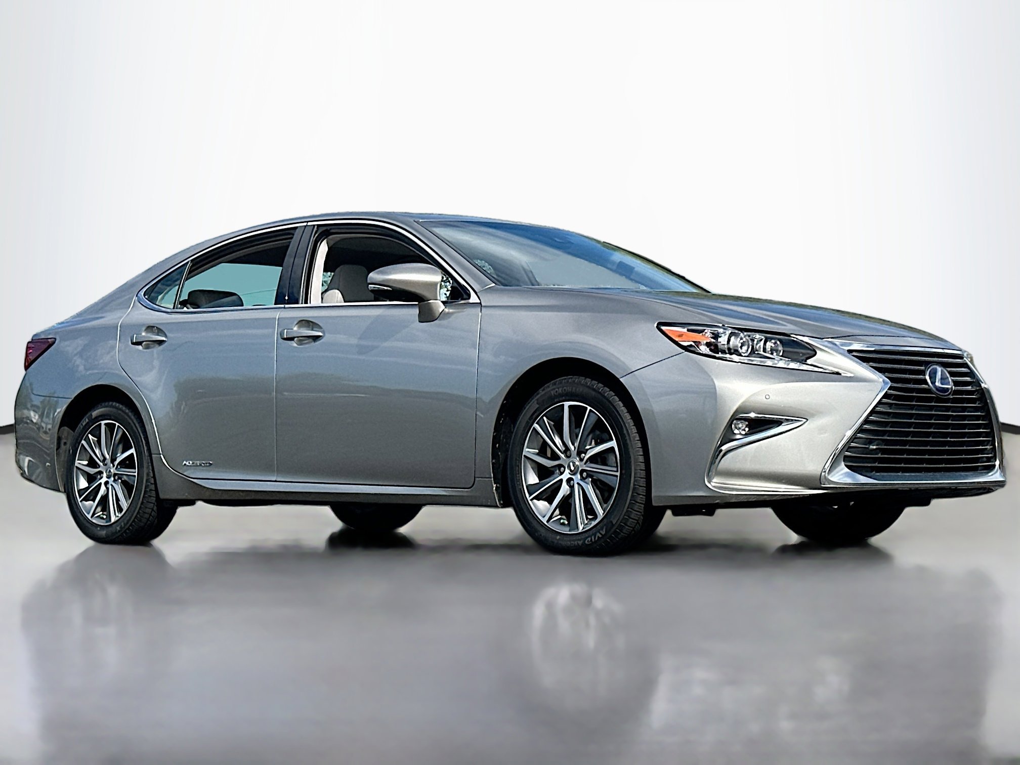 Used 2017 Lexus ES 300h