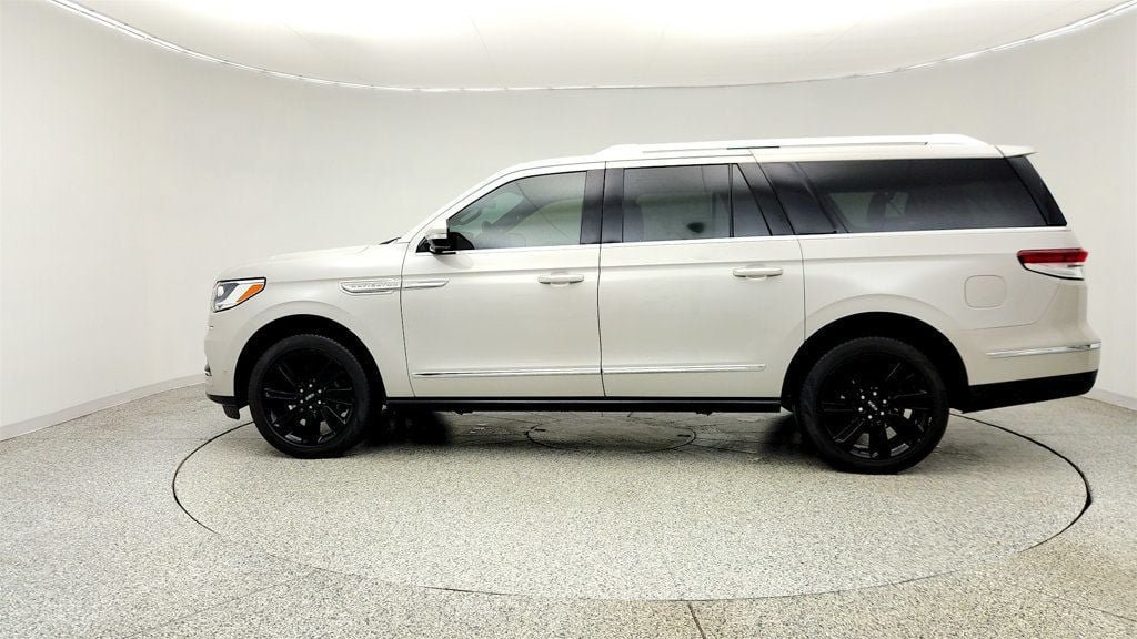 Used 2024 Lincoln Navigator L Reserve AWD/4WD image 8