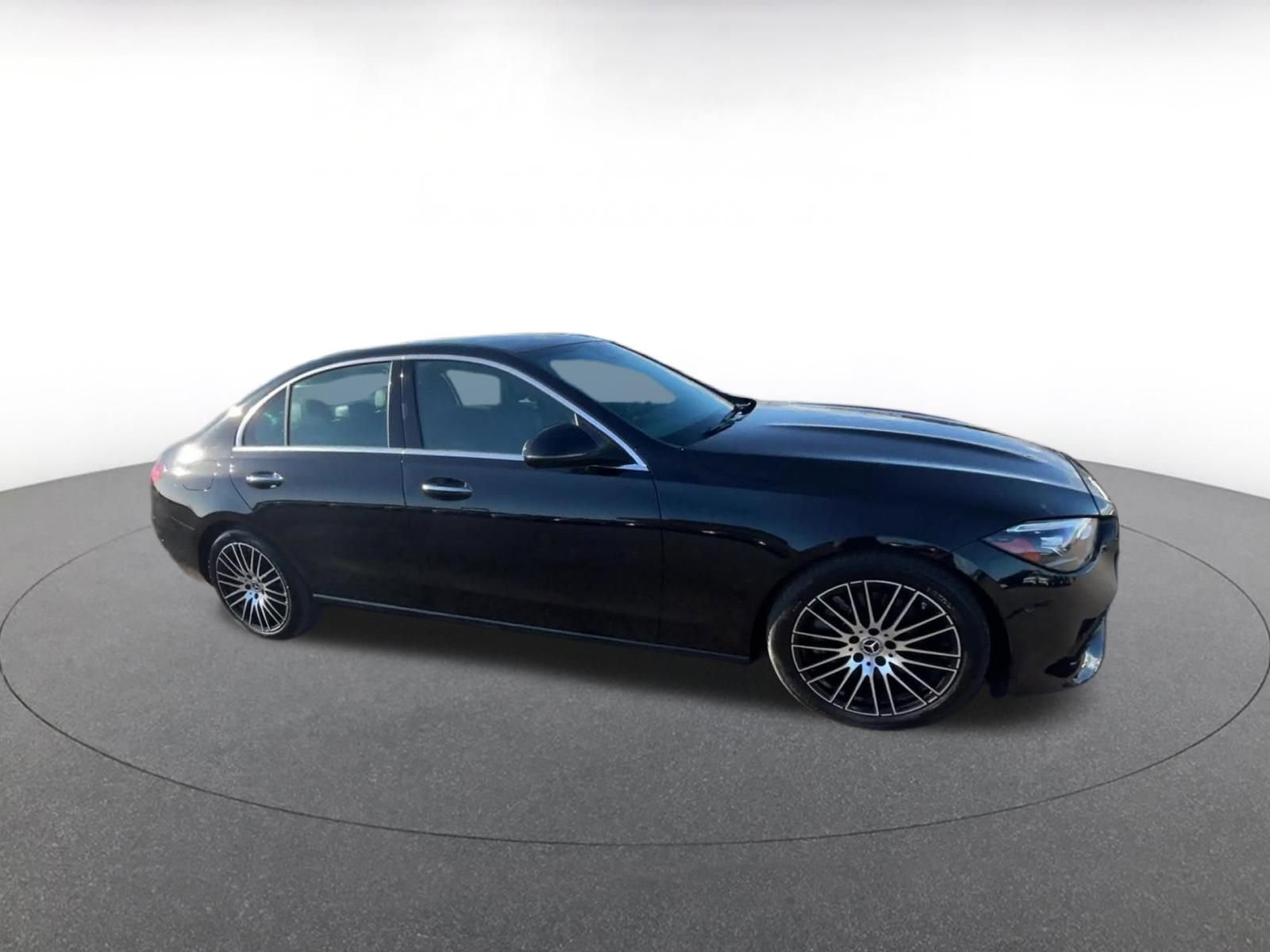 Used 2024 Mercedes-Benz C 300 4MATIC Sedan image 2