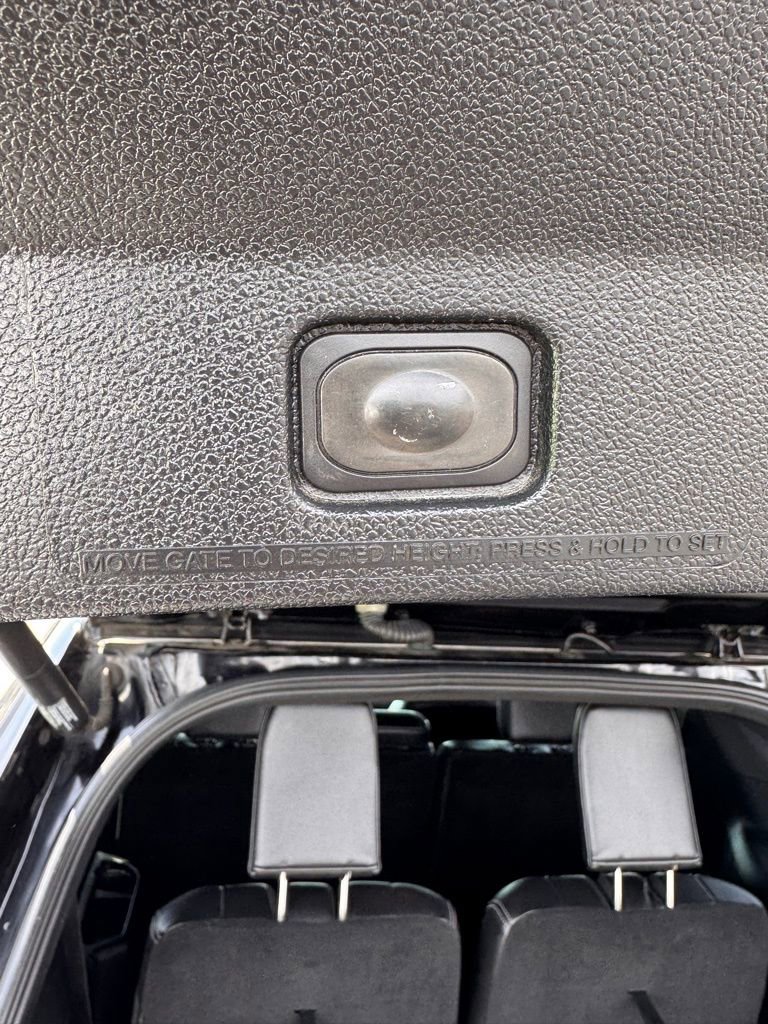 Used 2018 Ford Explorer Limited image 17