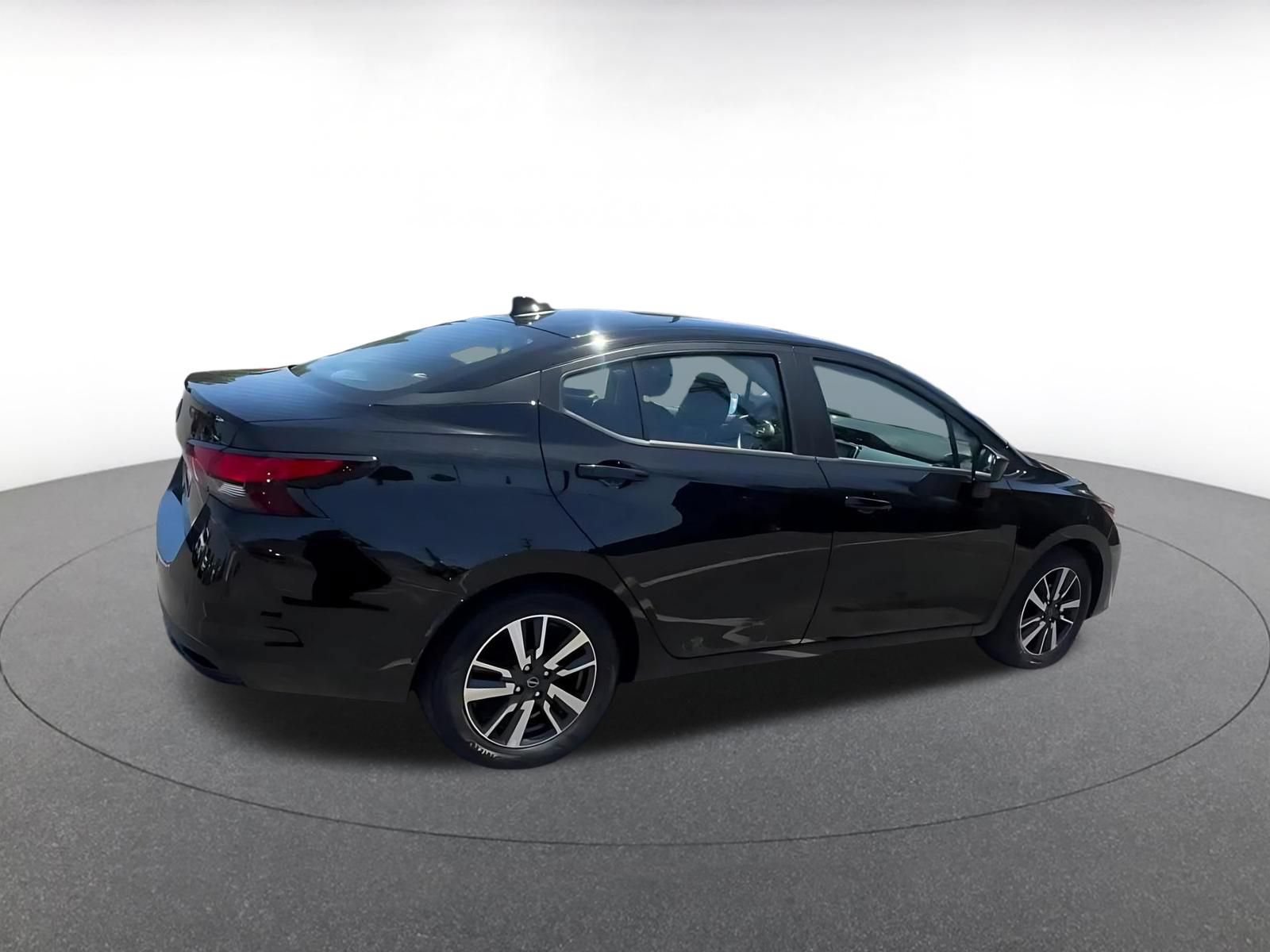 Used 2025 Nissan Versa SV FWD image 14
