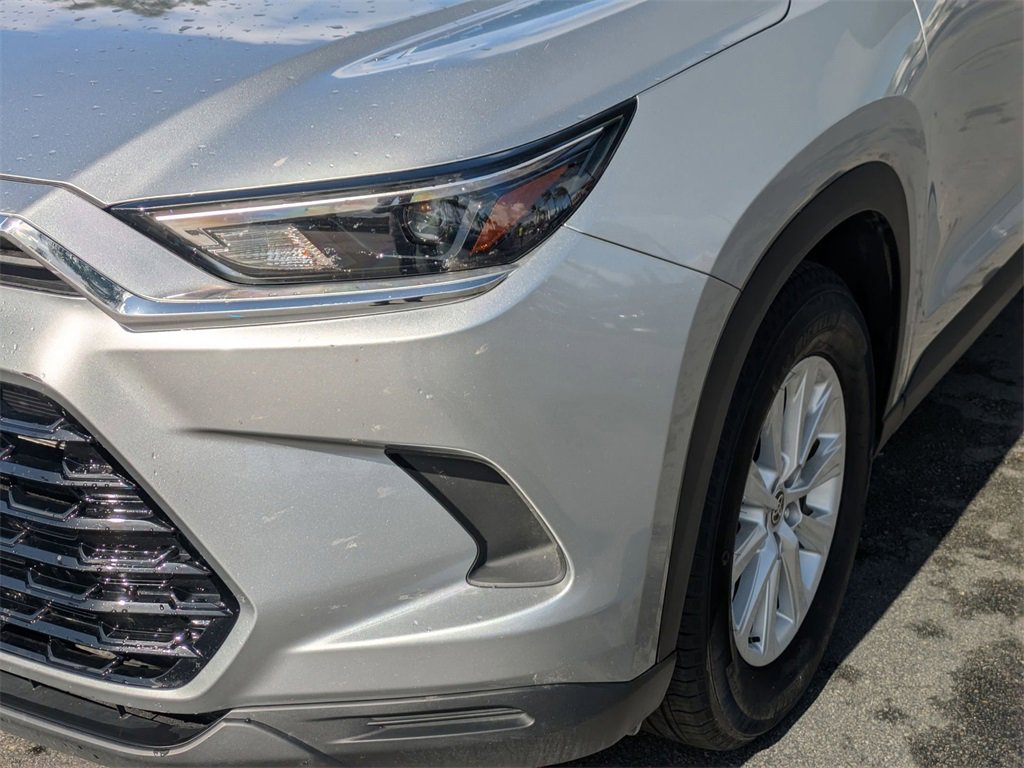 Used 2025 Toyota Grand Highlander AWD image 11