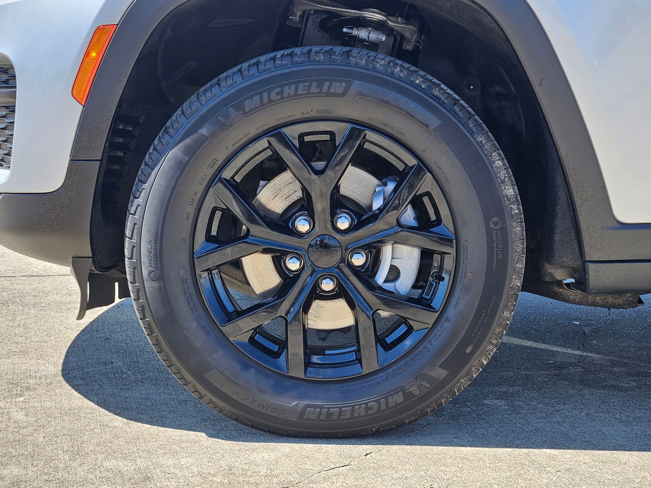 Used 2025 Jeep Grand Cherokee Altitude image 12