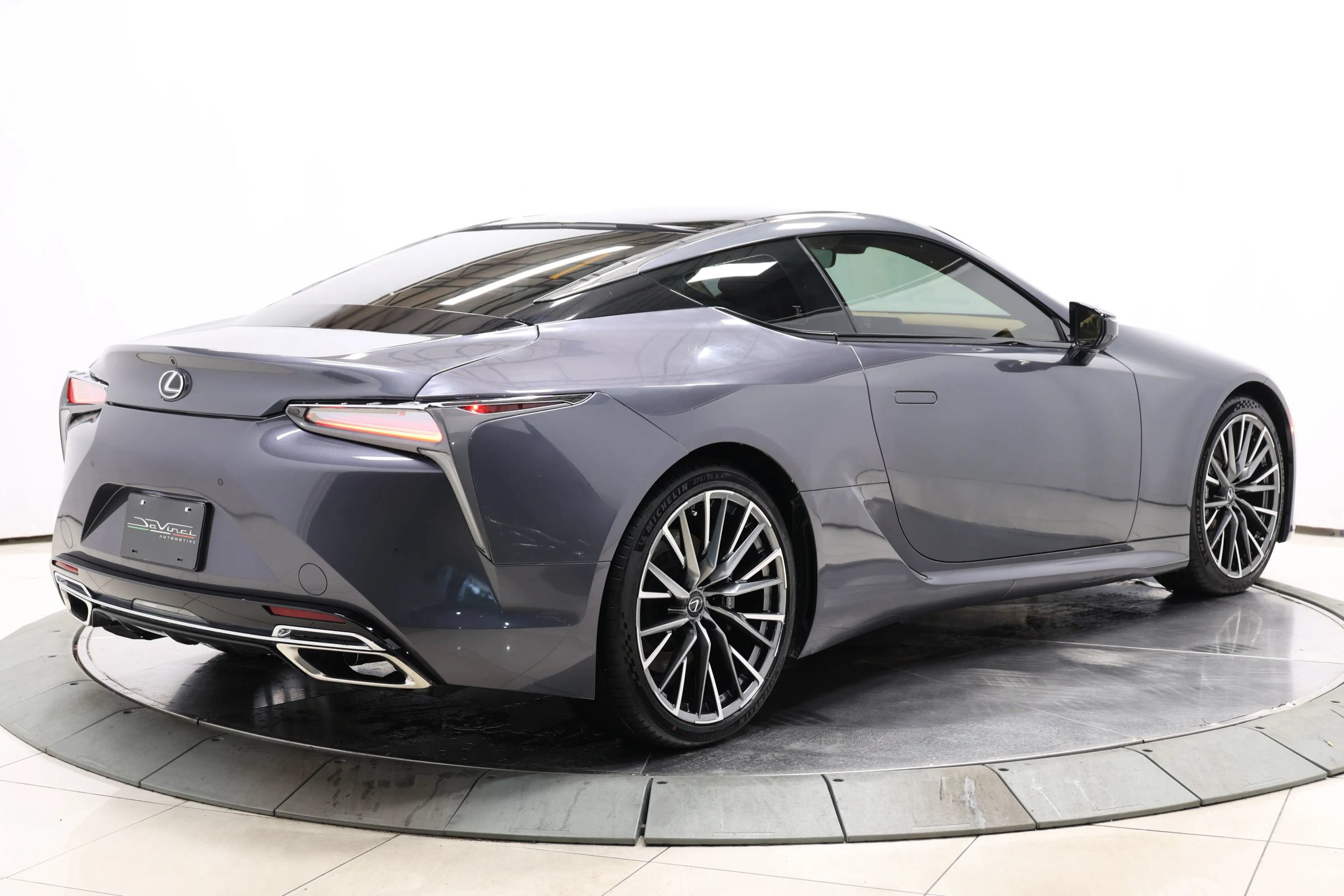 Used 2025 Lexus LC 500 Coupe w/ Touring Package RWD image 4