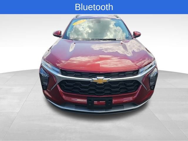 Used 2024 Chevrolet Trax LT w/ LT Convenience Package image 8