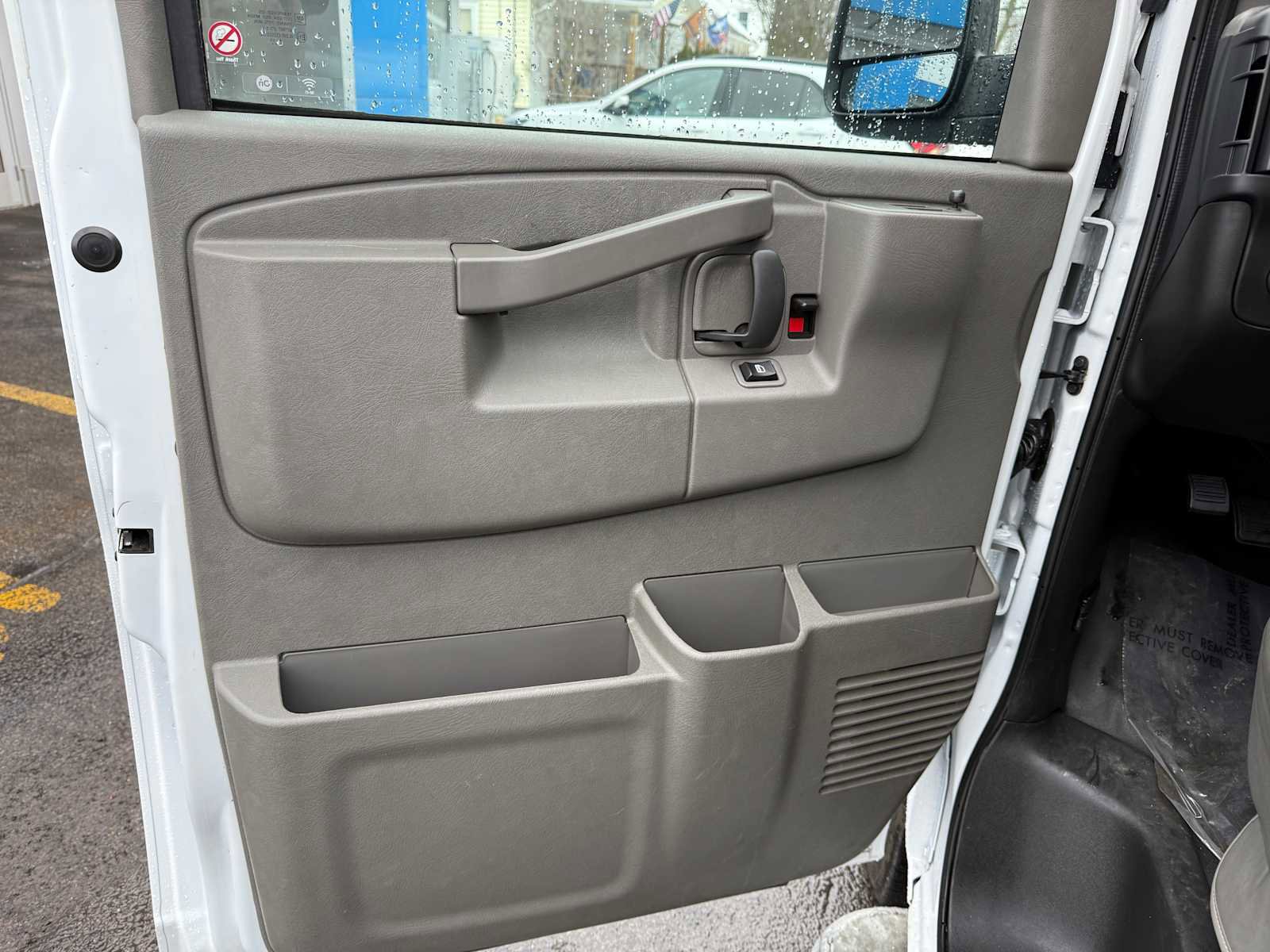 Used 2023 GMC Savana 2500 w/ Driver Convenience Package image 9