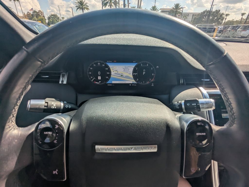 Used 2020 Land Rover Discovery Sport SE image 27