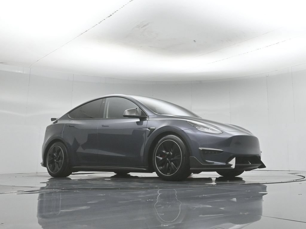 Used 2023 Tesla Model Y Long Range AWD/4WD image 2