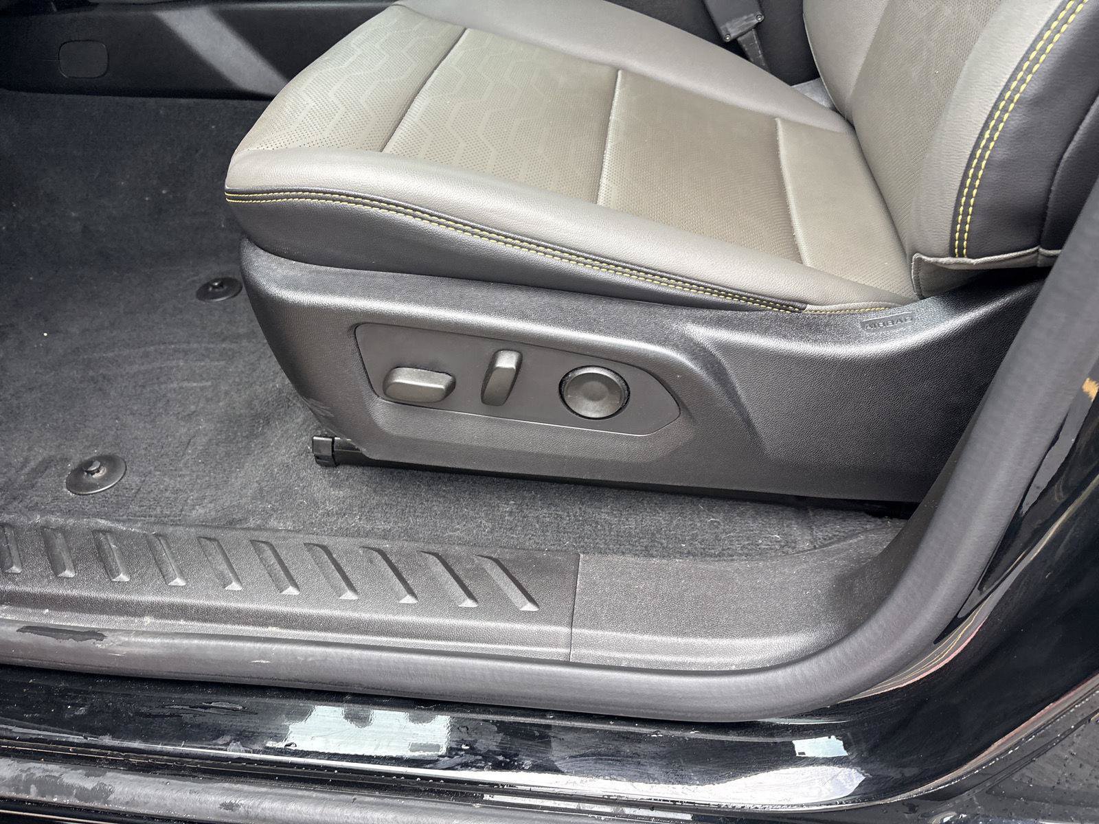 Used 2023 Chevrolet Colorado ZR2 w/ ZR2 Convenience Package III AWD/4WD image 14