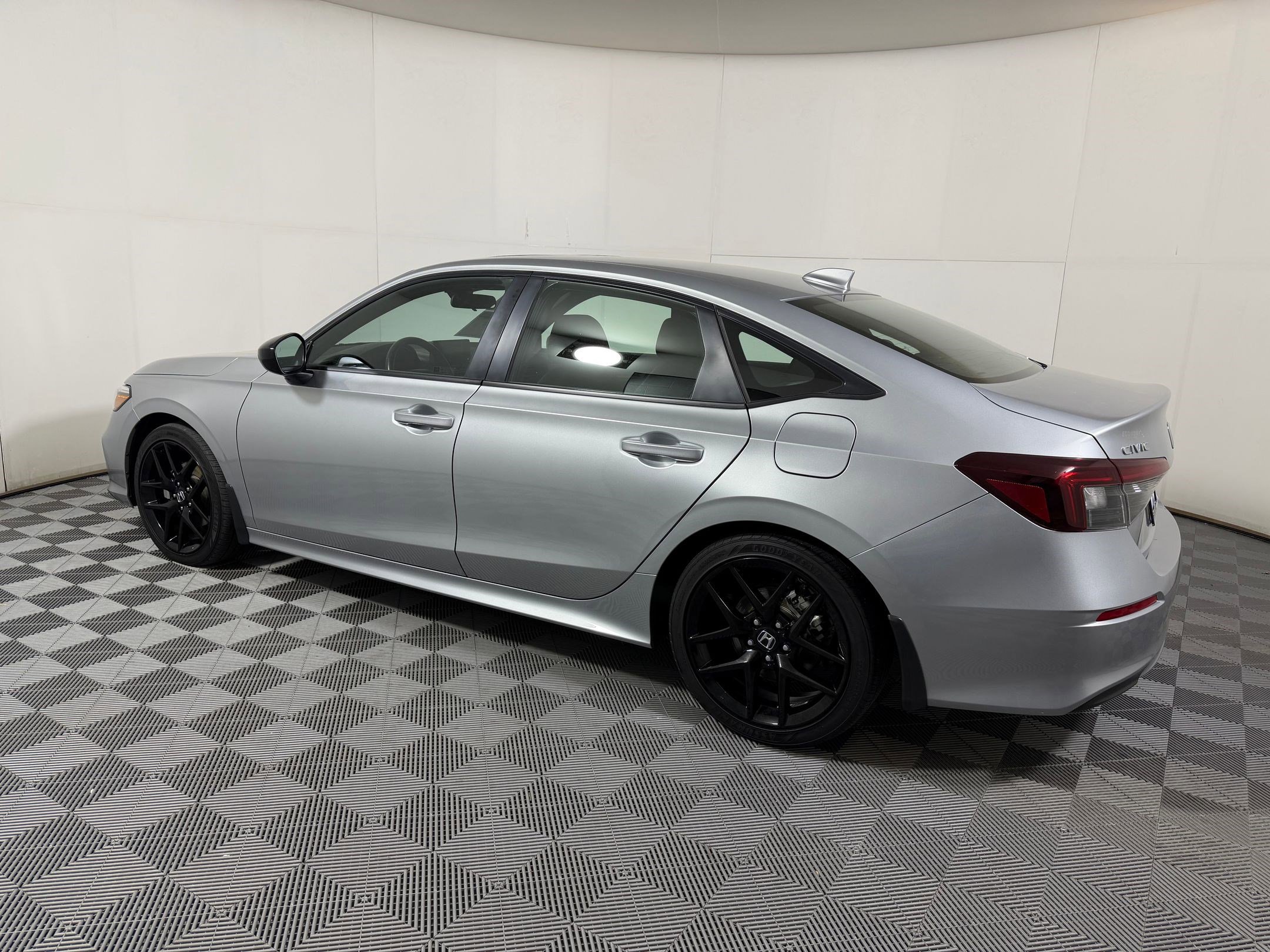 Certified 2025 Honda Civic FWD Hybrid Sedan image 2