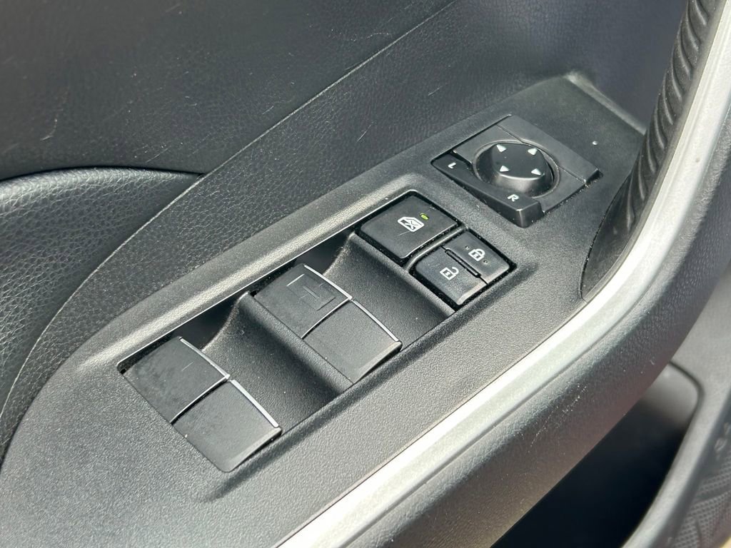 Used 2020 Toyota RAV4 XLE Premium FWD image 23