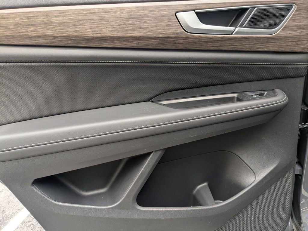 Used 2025 Volkswagen Atlas SEL image 25