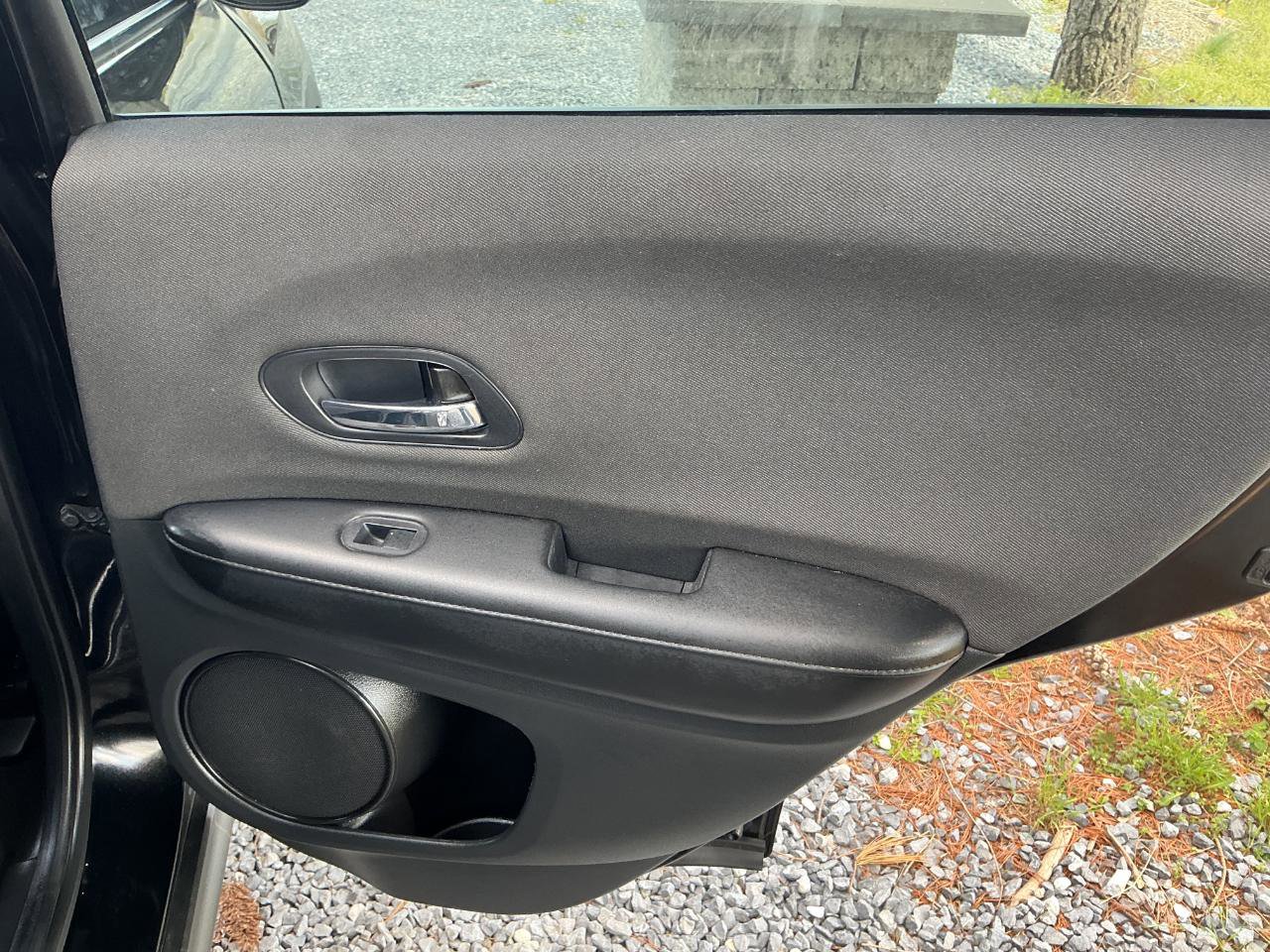 Used 2021 Honda HR-V LX image 17