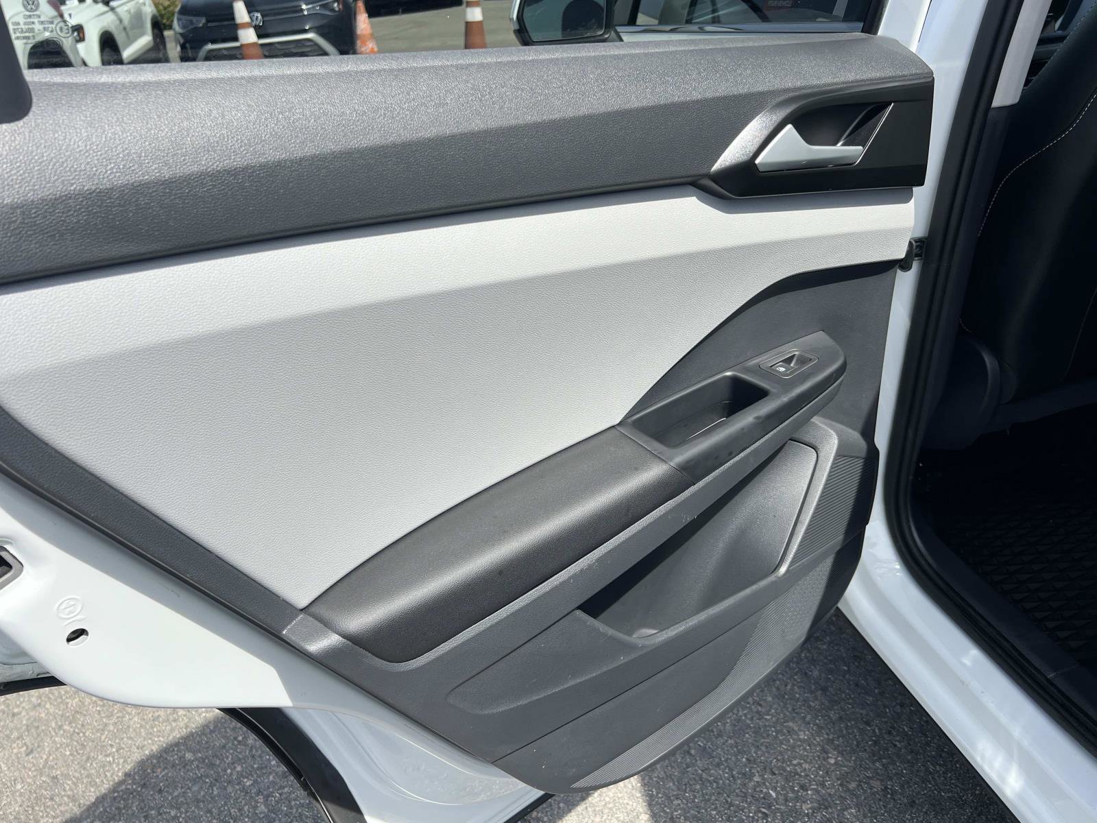 Certified 2023 Volkswagen Taos SE w/ Black Wheel Package image 19