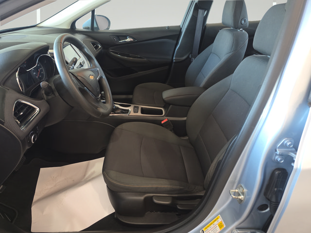 Used 2017 Chevrolet Cruze LS FWD image 12