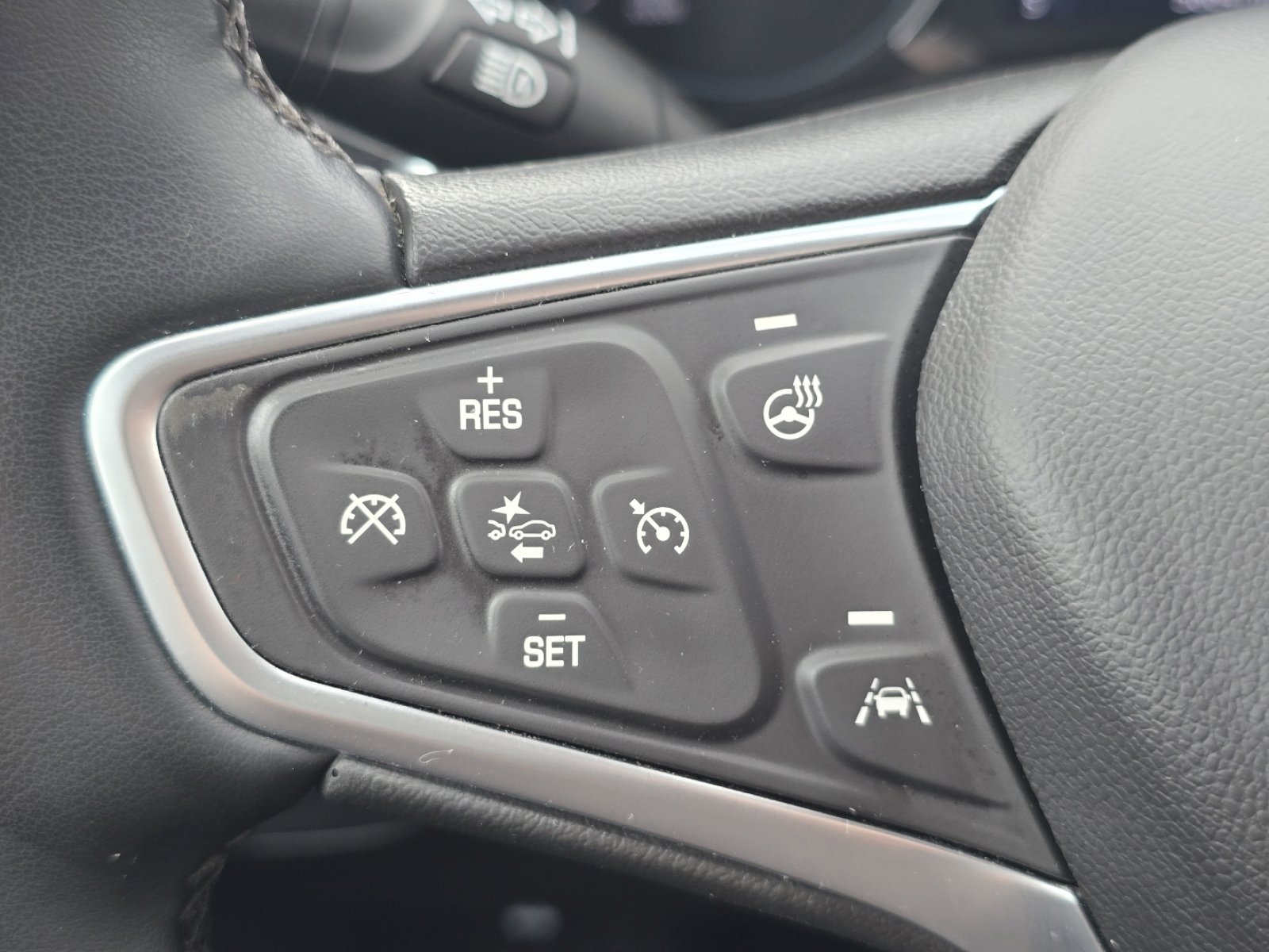 Used 2023 Chevrolet Equinox LT image 29