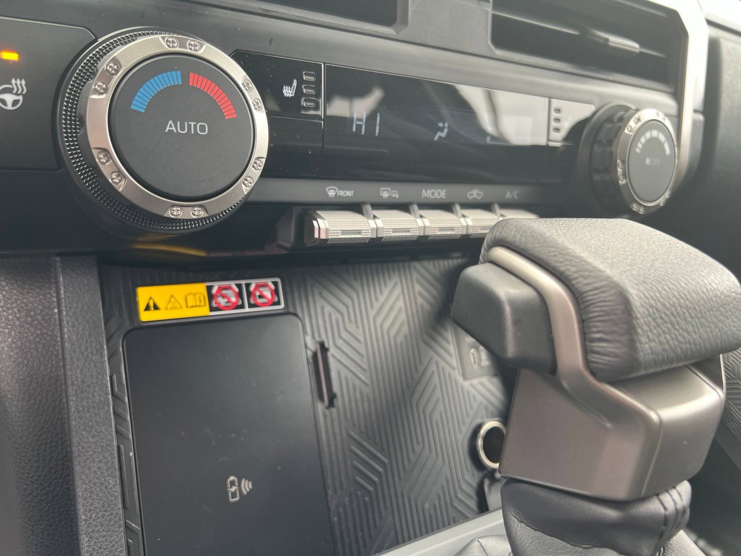 Used 2025 Toyota Tacoma SR5 AWD/4WD image 23