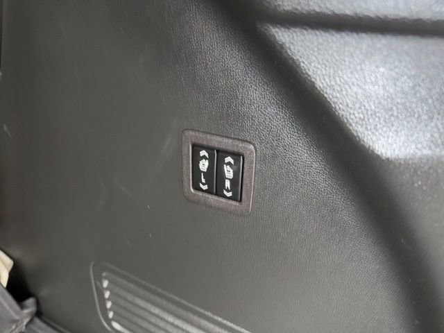 Used 2023 Buick Enclave Avenir w/ Avenir Technology Package image 39