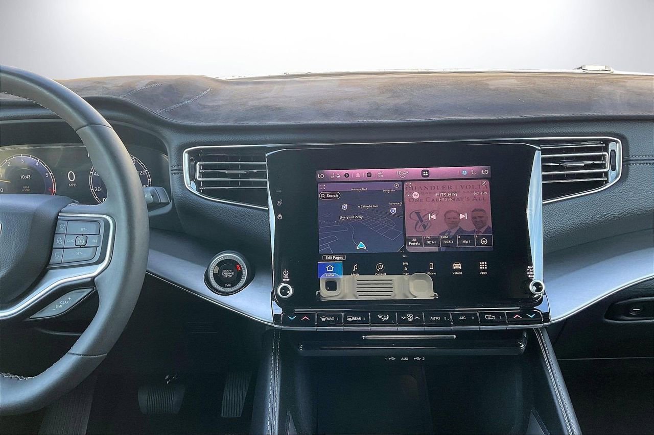 Used 2023 Jeep Wagoneer Series II image 13