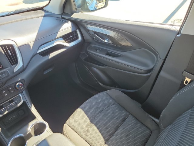 Used 2024 GMC Terrain SLE AWD/4WD image 16