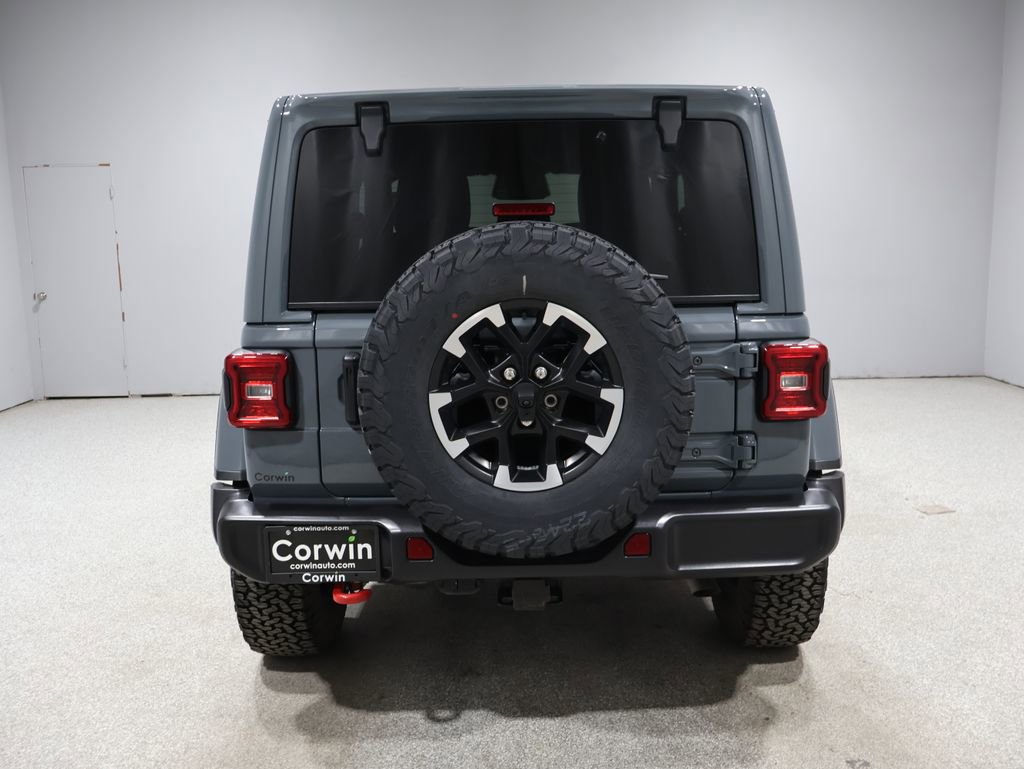 Used 2025 Jeep Wrangler Rubicon w/ Convenience Group AWD/4WD image 3