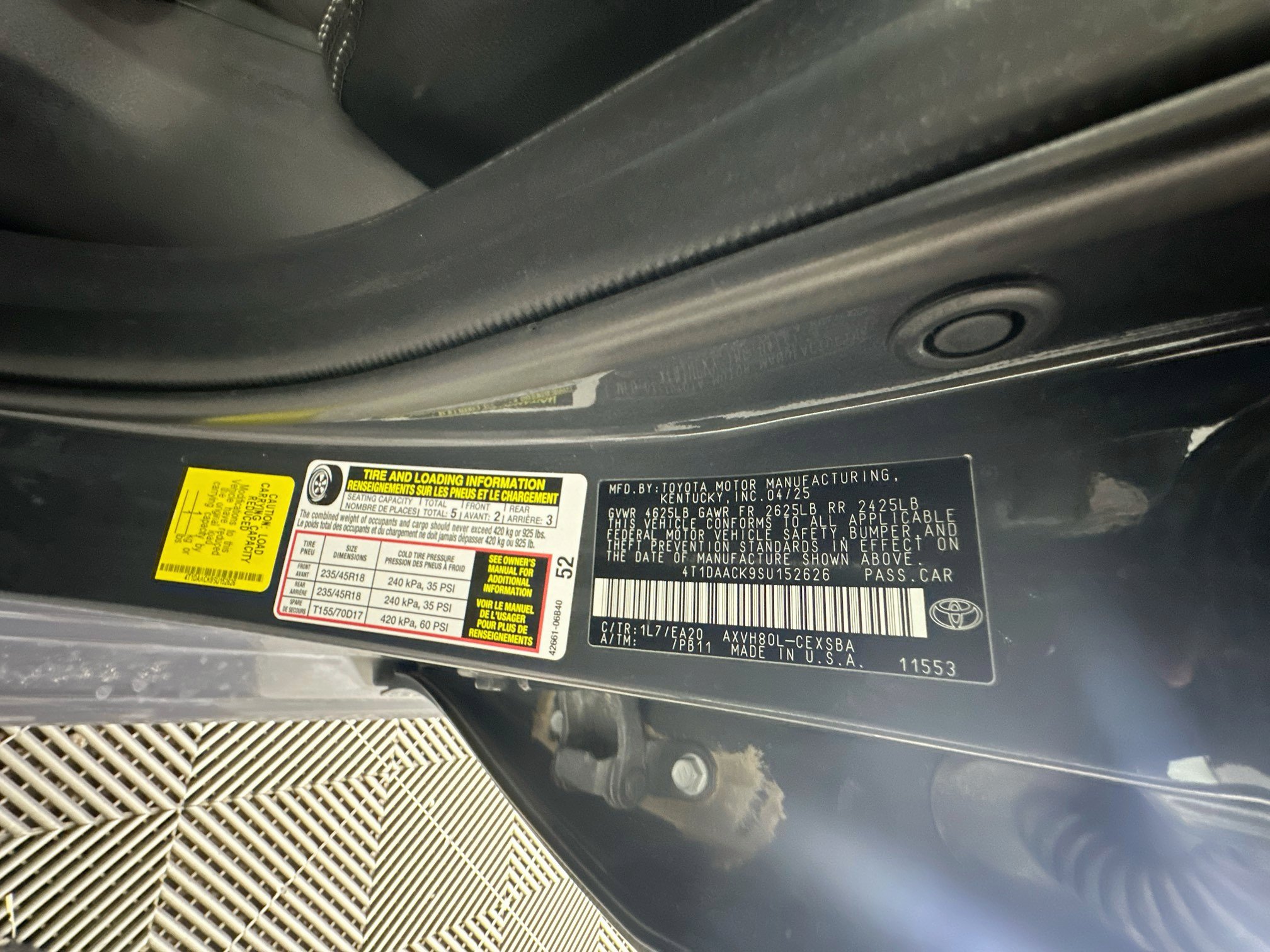 Used 2025 Toyota Camry SE FWD image 12