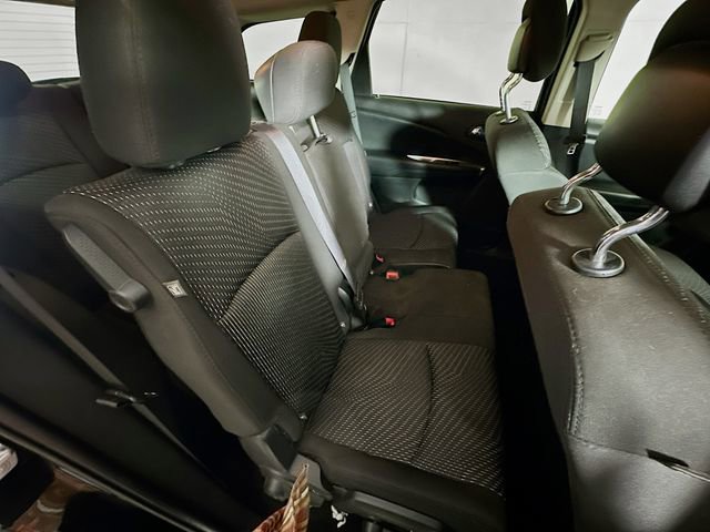 Used 2015 Dodge Journey SXT w/ Flexible Seating Group image 26