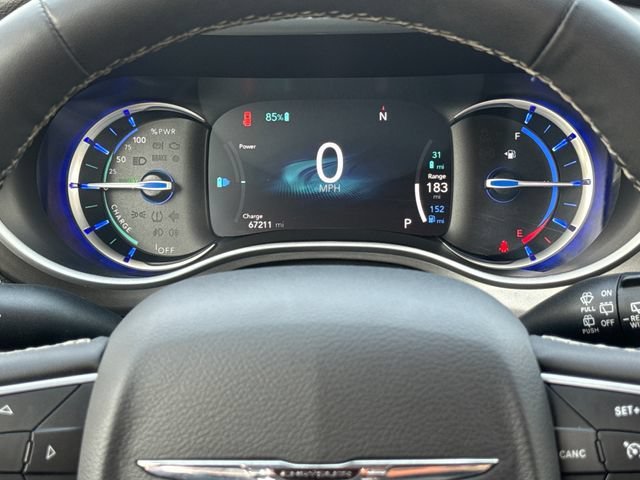 Used 2023 Chrysler Pacifica Touring-L FWD image 14