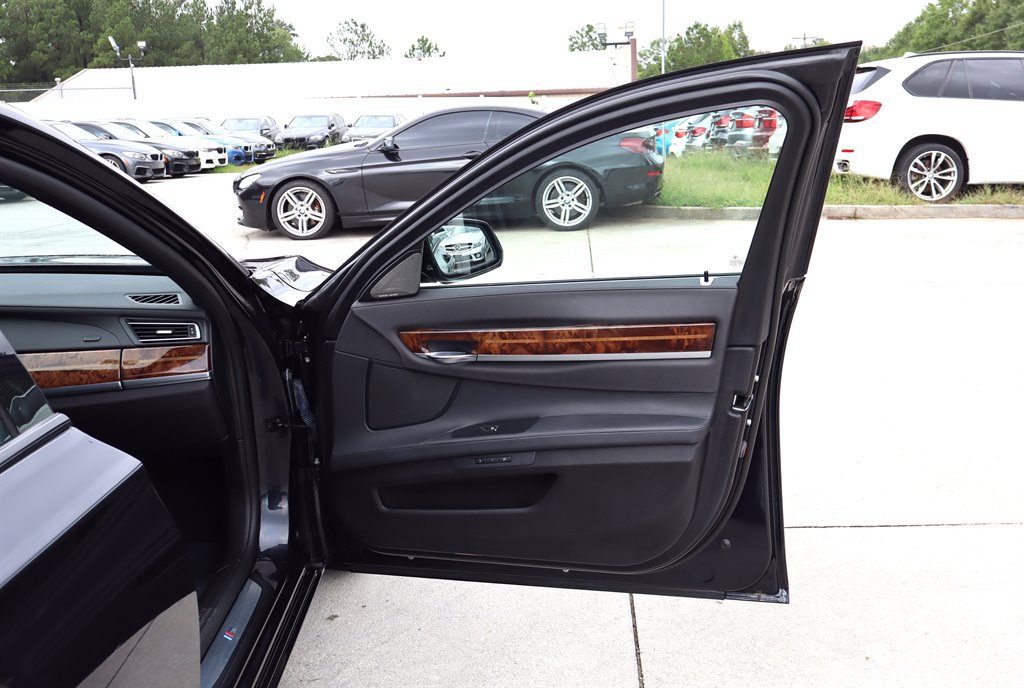 Used 2015 BMW 740Li xDrive AWD/4WD image 40