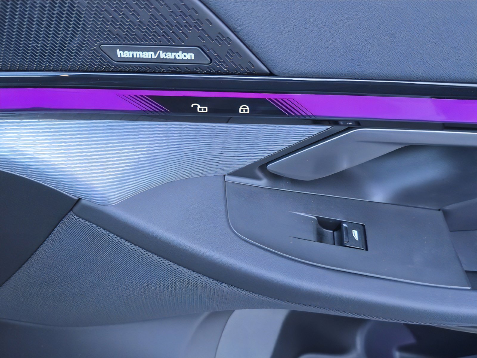 Used 2025 BMW i5 eDrive40i w/ M Sport Package image 19