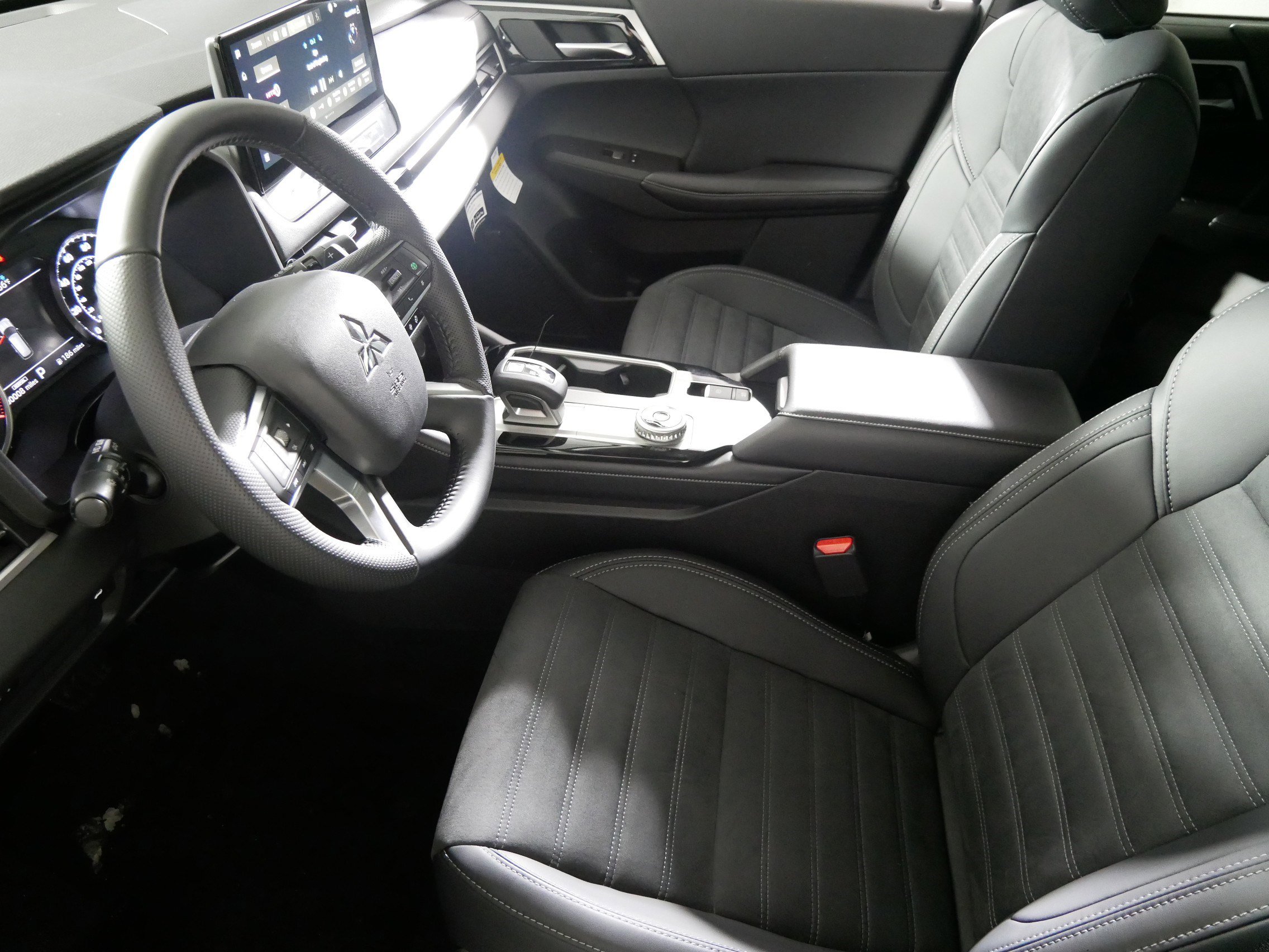 New 2025 Mitsubishi Outlander Trail Edition image 4