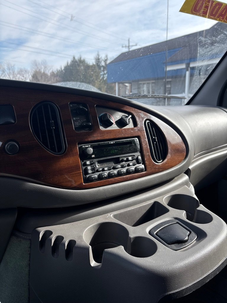 Used 2002 Ford E-150 and Econoline 150 image 19