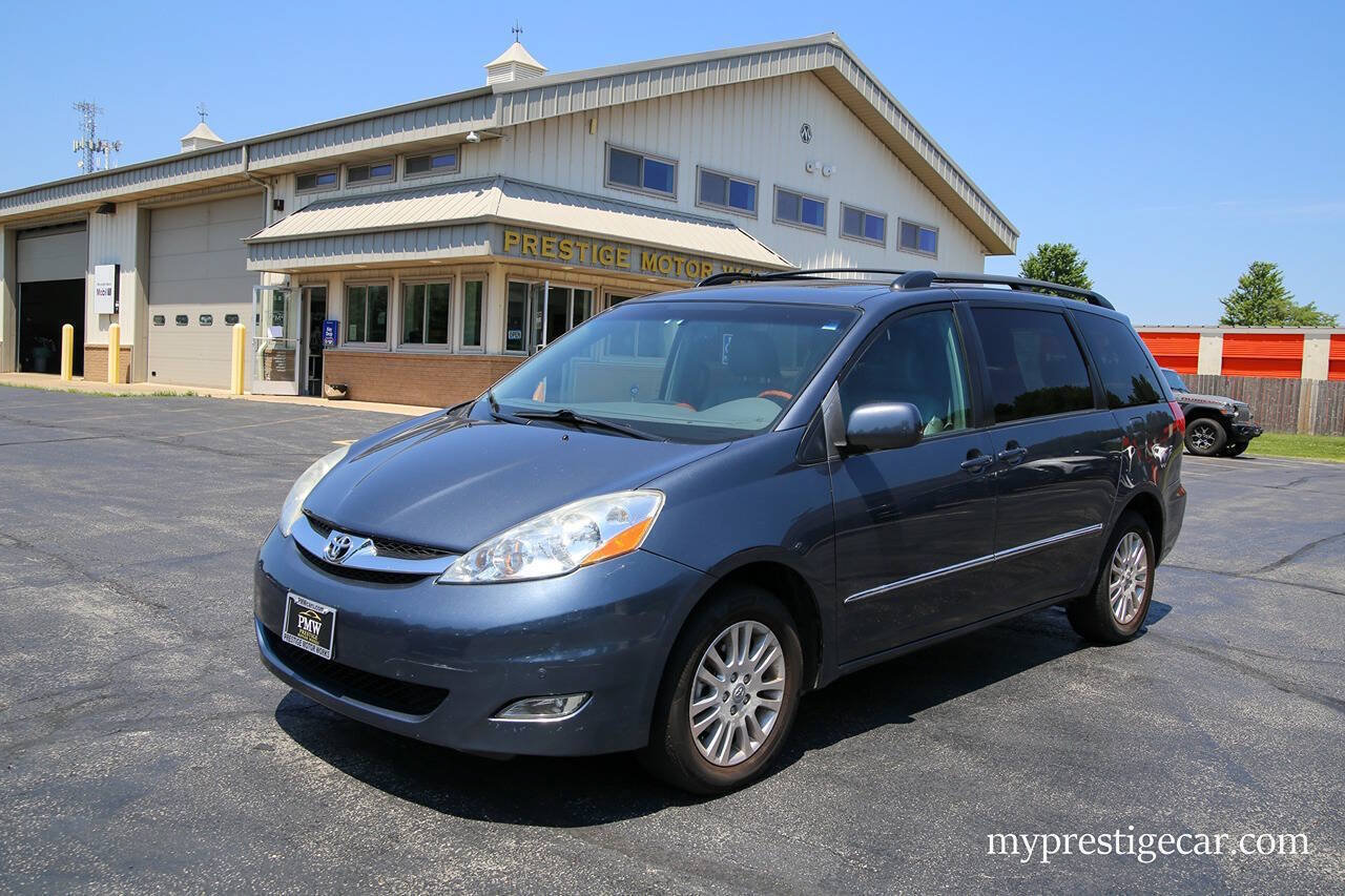 Used 2010 Toyota Sienna XLE Limited w/ XLE Limited Pkg 2 AWD/4WD image 2