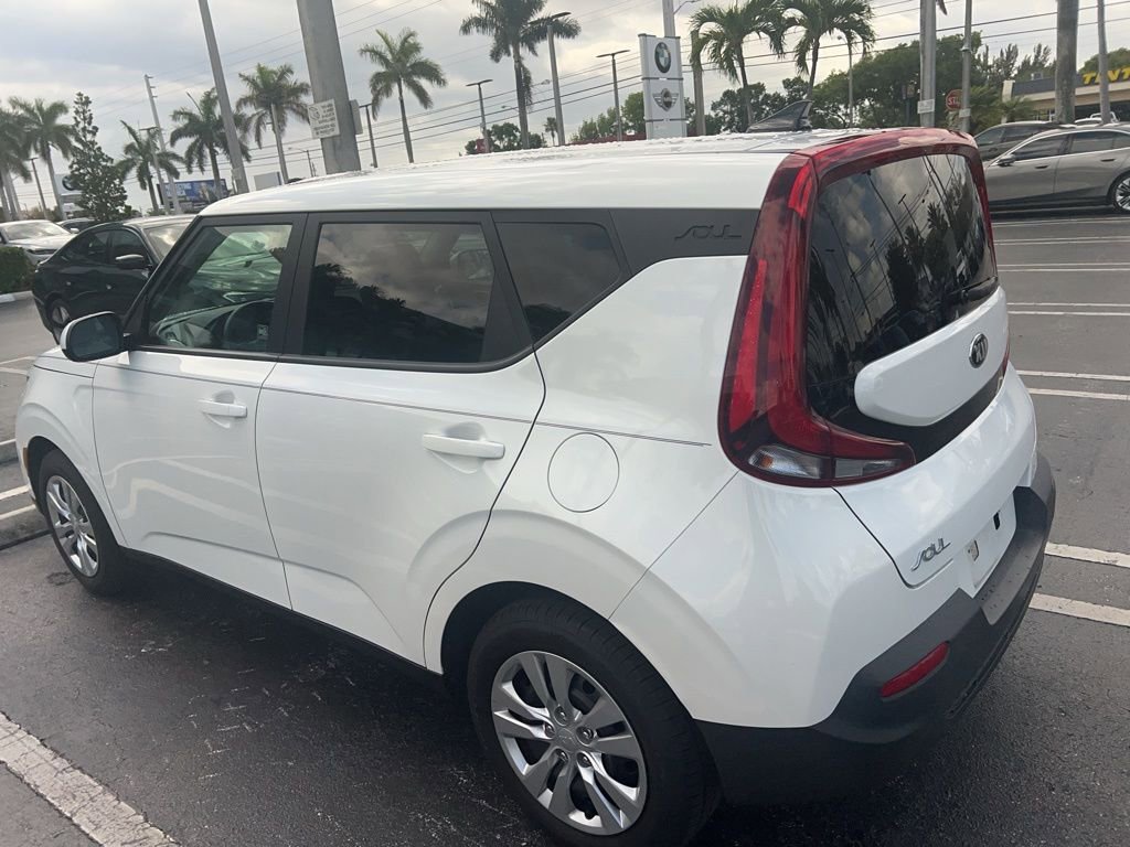 Used 2021 Kia Soul LX image 3