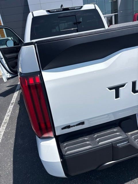 Used 2025 Toyota Tundra SR AWD/4WD image 7