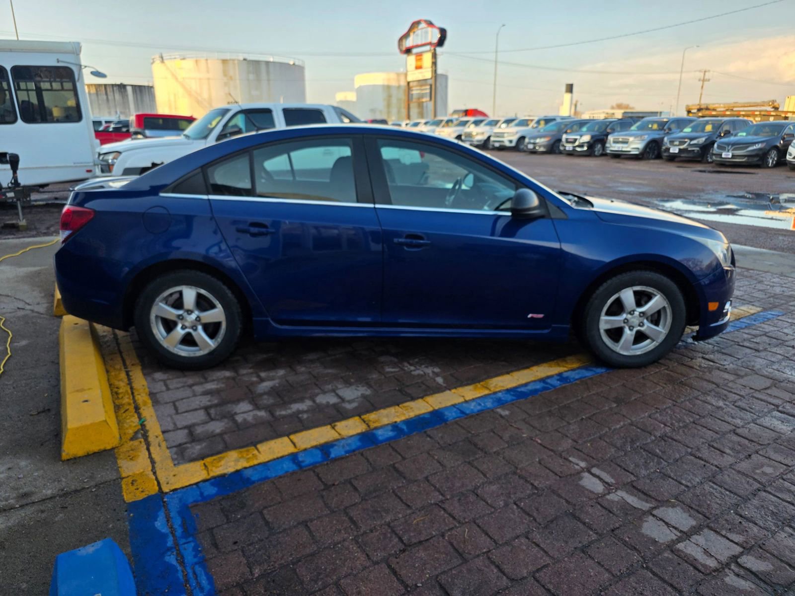 Used 2012 Chevrolet Cruze LT w/ RS Package FWD image 4