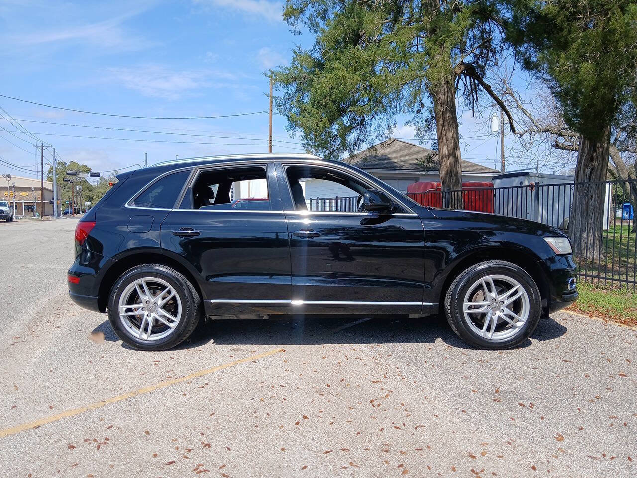 Used 2015 Audi Q5 2.0T Premium Plus w/ Technology Package AWD/4WD image 3