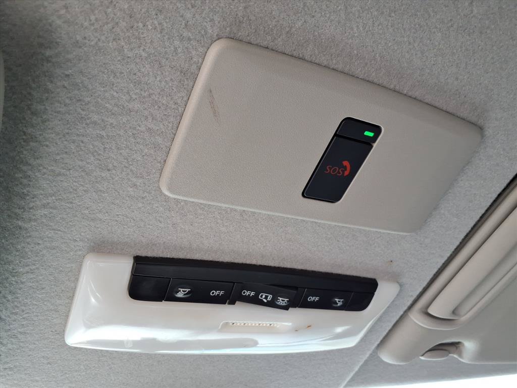 Used 2023 Nissan Kicks SR w/ SR Premium Package FWD image 33