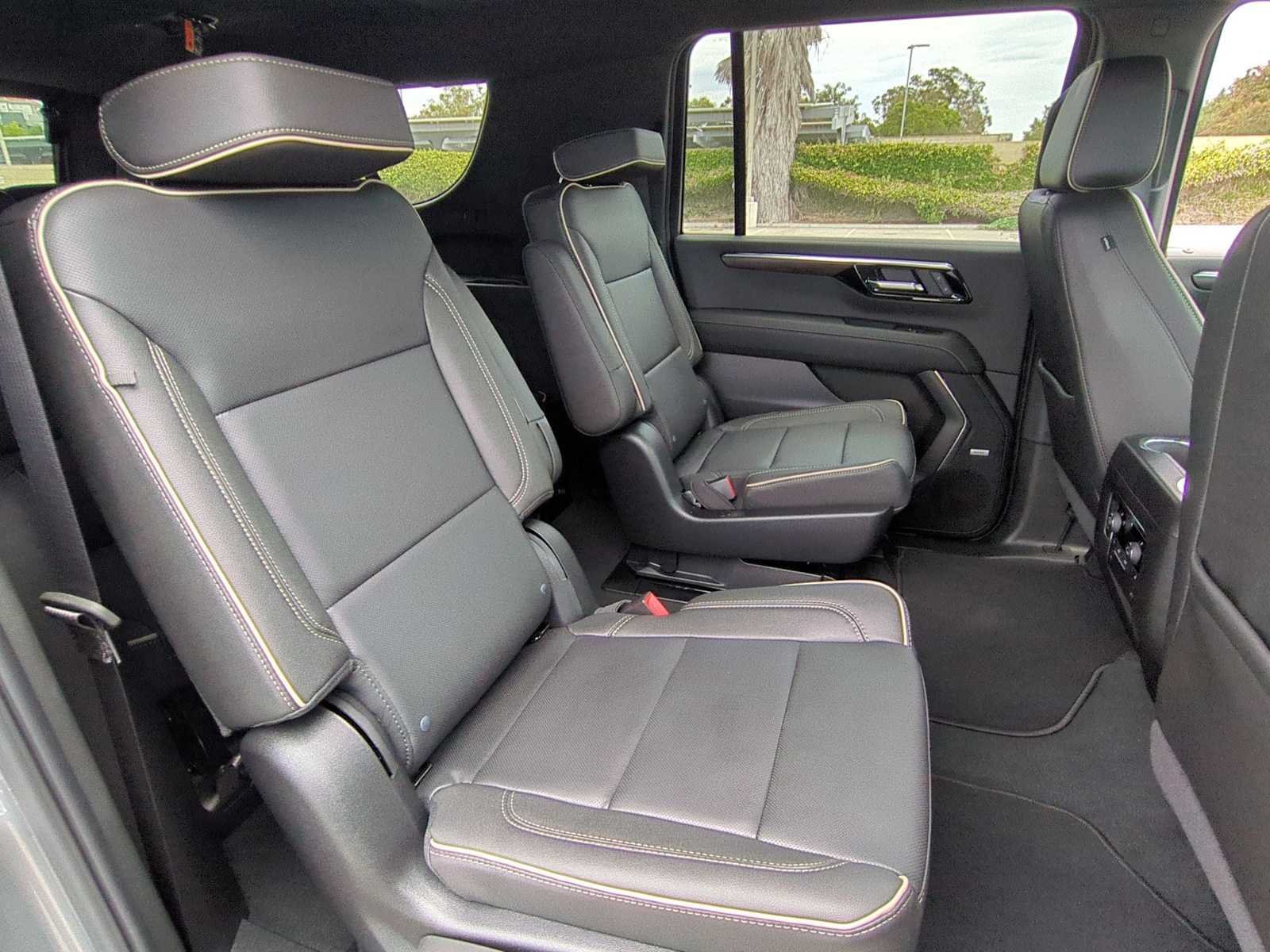 New 2026 Chevrolet Suburban Premier AWD/4WD image 26