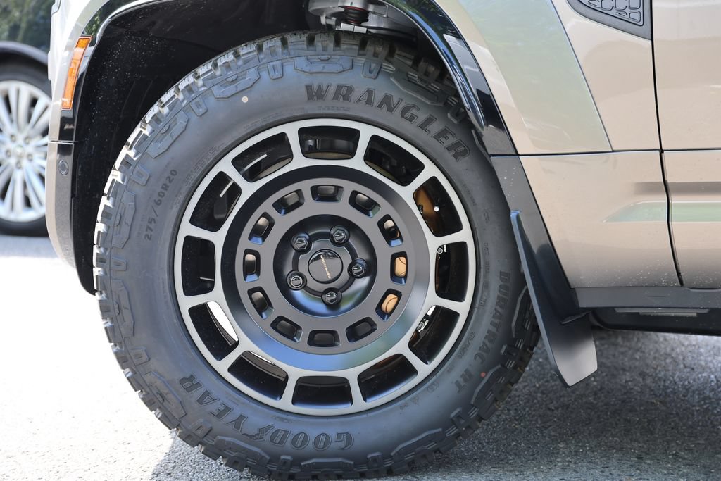 New 2026 Land Rover Defender 110 OCTA AWD/4WD image 10